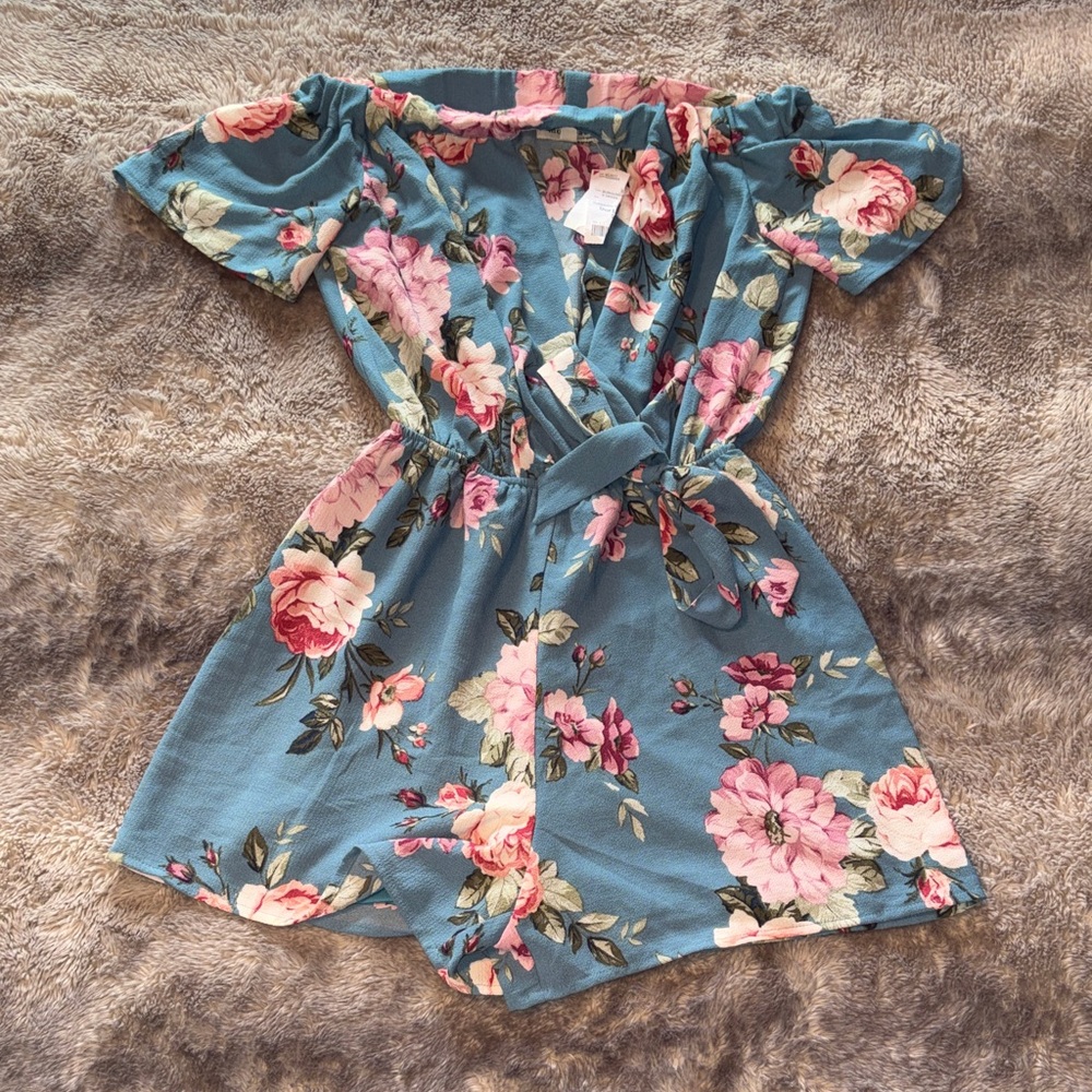 Teal Romper w/Pink Floral Pattern 🌸